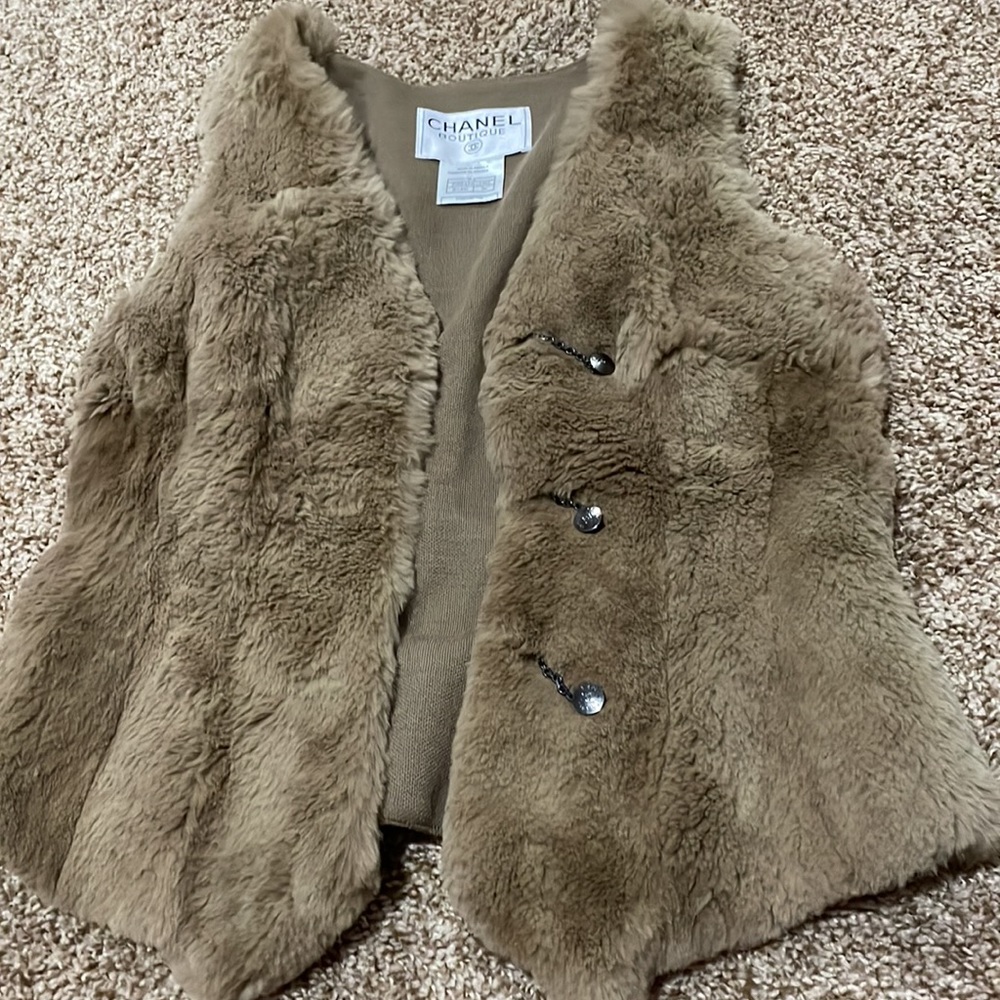 Chanel Fur vest - Picture 2 of 15